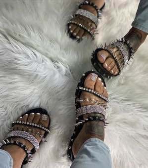 Rivet flat bottom low heel sandals
