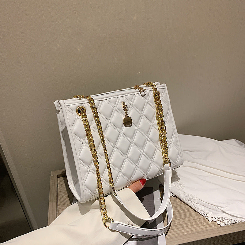 All-match fragrant style rhombic chain pouch