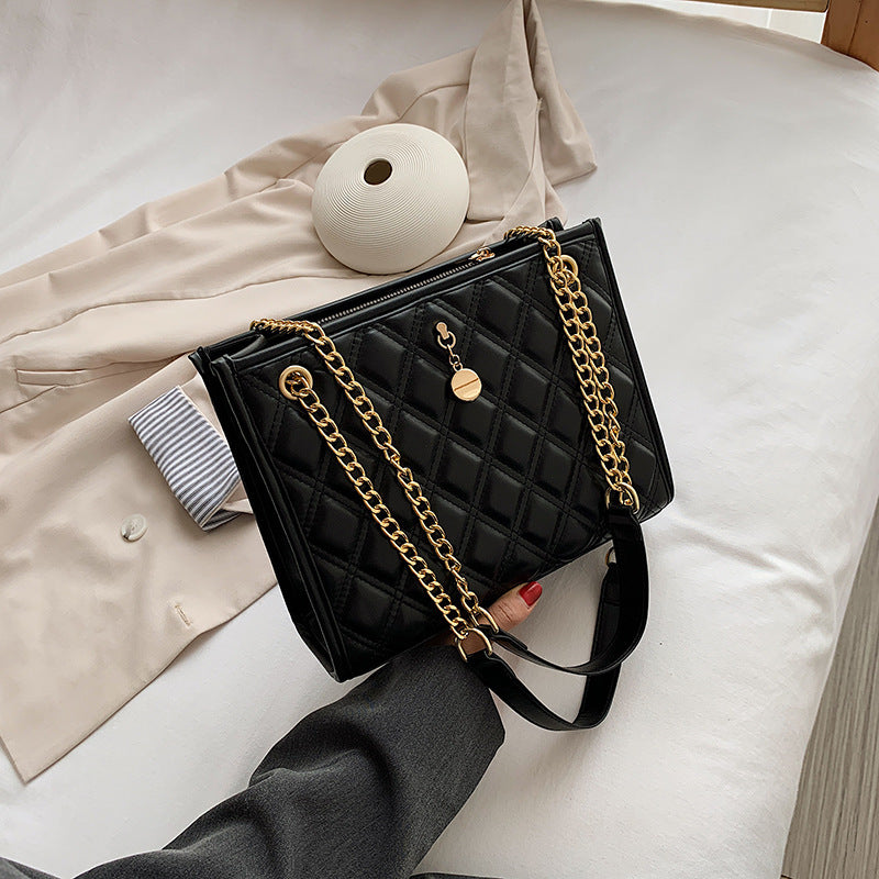 All-match fragrant style rhombic chain pouch