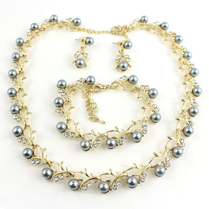 Three-piece women's jewelry set