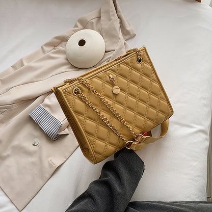 All-match fragrant style rhombic chain pouch